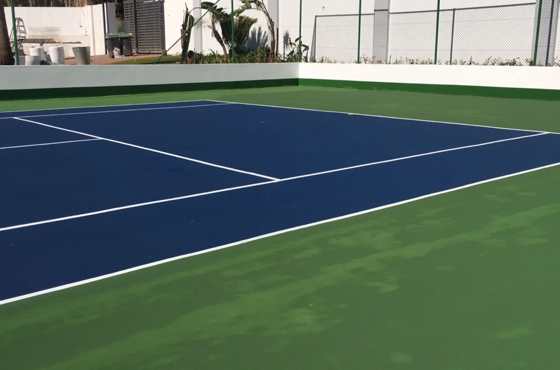 Freshly constructed tennis court by Real Tennis Court